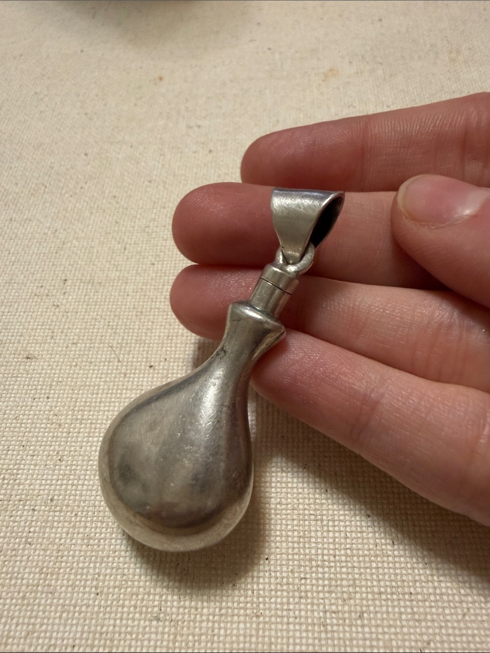 Vintage Sterling Silver925 Teardrop Pendant Necklace Meant to put purfume inside - Picture 12 of 12